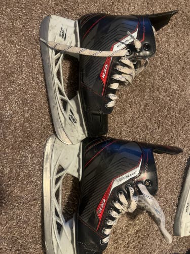 2015 CCM JetSpeed 250 Hockey Skates Regular Width Size 3 (Used)