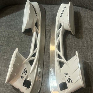 Pro Stock CCM Hockey Skate Holders and Steel Size 287
