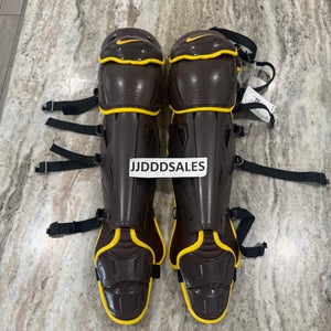 Nike Diamond Elite Baseball Catchers Leg Guards Size 16'' San Diego Padres NWT

New With Tags