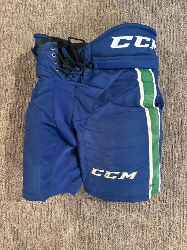 Men's Senior Medium CCM HP30 Hockey Pants (Used)