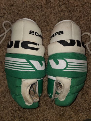 VINTAGE RARE HARTFORD WHALERS VIC Gloves