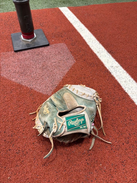 Rawlings Heart of the Hide RH Catcher's Baseball Glove 33" (Used)