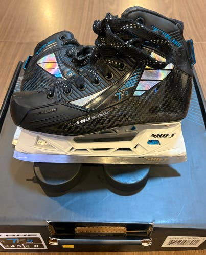 2021 True TF9 Hockey Goalie Skates Regular Width Size 4.5 (Used)