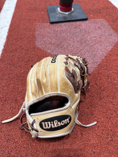 Wilson A2000 RH Infield Baseball Glove 11.5" (Used)