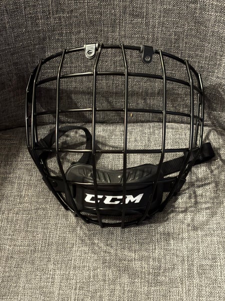 CCM FM580 Hockey Face Mask Cage Senior Small Black
