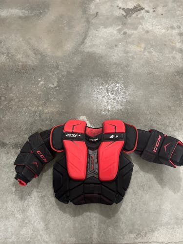 Large CCM Extreme Flex Shield 1.9 Goalie Chest Protector (Used)