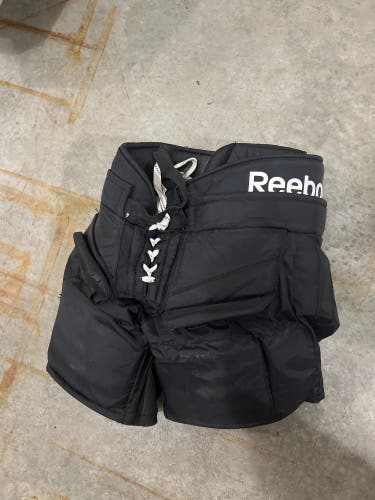 Junior Medium Reebok 18k Hockey Goalie Pants (Used)