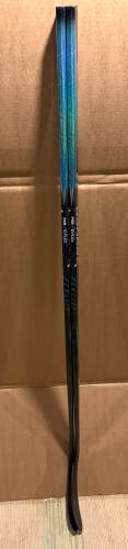 Senior Bauer Vapor Flylite Right Handed Hockey Stick P28 70 Flex Pro Stock (New)