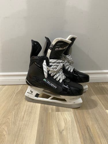 Black 2024 Bauer Supreme Shadow Hockey Skates 7 Fit 3 (Used)