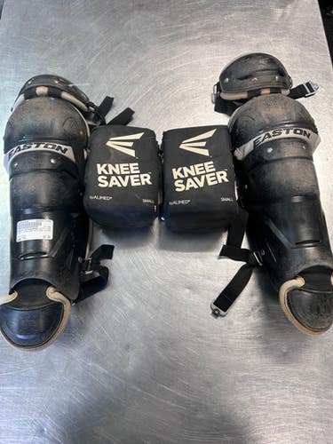 Used Easton SHINGUARDS WITH KNEE SAVERS Catchers Leg Guards Black Youth 11868-S000069096