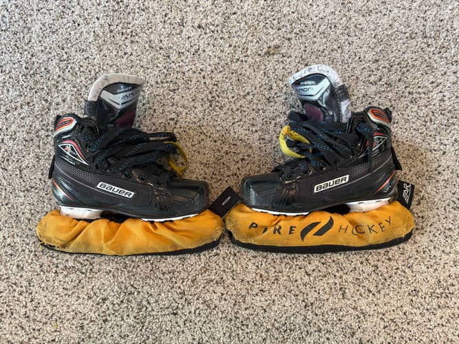 Bauer Vapor X700  Youth Hockey Goalie Skates Regular Width 13 (Used)