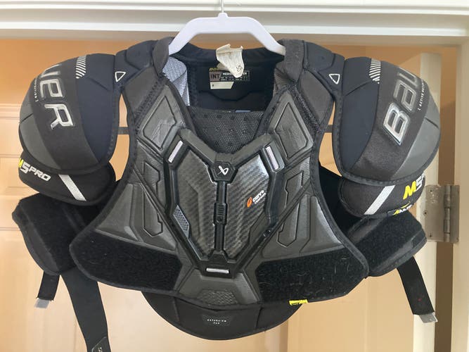 Medium Intermediate Bauer Supreme M5 Pro Shoulder Pads (Used)