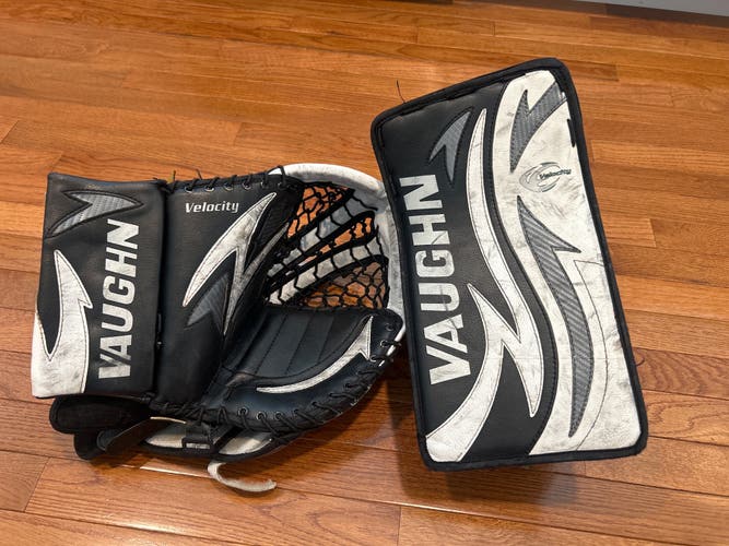 Vaughn 7450 Glove And Blocker Senior