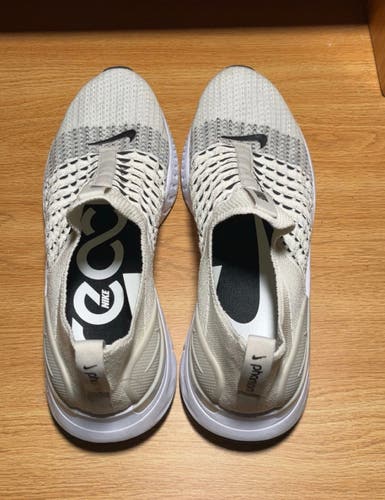 Blue Men's Adult Size M 10.0 (W 11.0) Nike React Phantom Run Flyknit 2 (Used)