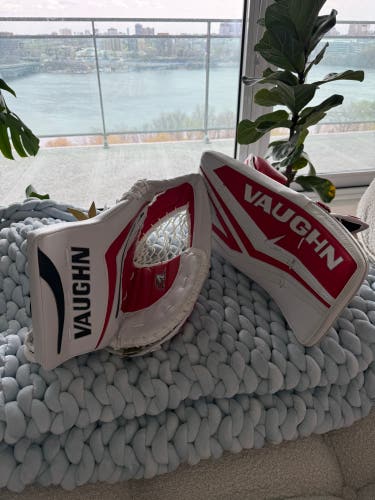 2020 Vaughn Velocity V7 XR Regular (New) and Vaughn SLR4 INT blocker.