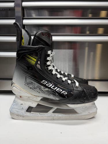 Bauer Vapor Hyperlite2 Hockey Skates OHL Pro Stock Size 8 FIT 1 272mm (Used)