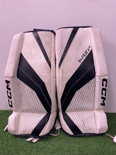 White 20" Youth CCM YTFlex 3 Goalie Leg Pads (Used)
