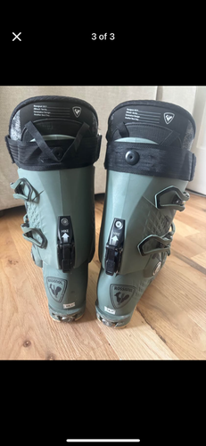 Mondo 28 & 28.5 Men's Rossignol AllTrack 130 Pro Ski Boots Stiff Flex (Used)