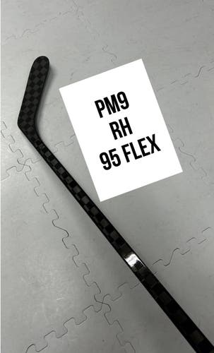 Senior(1x)Right PM9 95 Flex ProBlackStock™ Unbranded Blackouts Pro Stock Nexus Hockey Sticks
