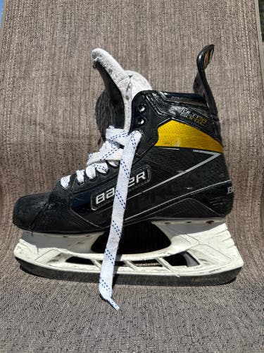 2020 Bauer Supreme Ultrasonic Hockey Skates Regular Width Pro Stock 9 (Used)