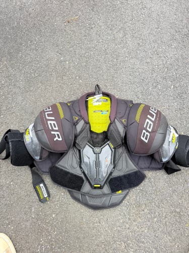 Men's Large Senior Bauer Supreme Mach Shoulder Pads Pro Stock (Used)