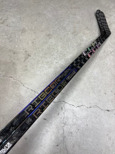 2 Pack 95 Flex P28M Senior CCM RibCor Trigger 9 Pro Right Hand Hockey Stick Pro Stock (New)