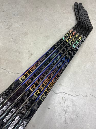 5 Pack 95 Flex P28M Senior CCM RibCor Trigger 9 Pro Right Hand Hockey Stick Pro Stock (New)