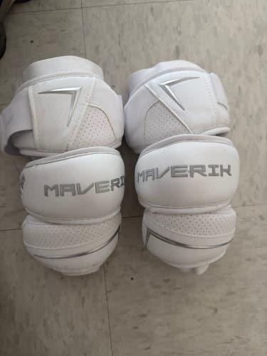 Large Adult Maverik M6 Arm Pads (New)