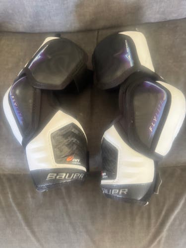 Intermediate Medium Bauer Vapor Flylite Elbow Pads (Used)