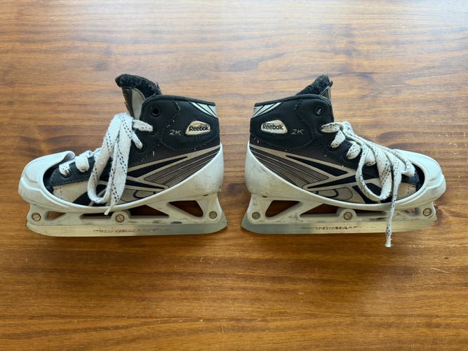 Reebok 2K Hockey Skates Size 2.5 (Used)