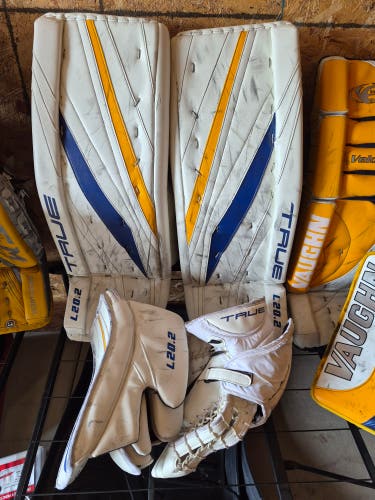 33" True L20.2 Regular Goalie Full Set (Used)