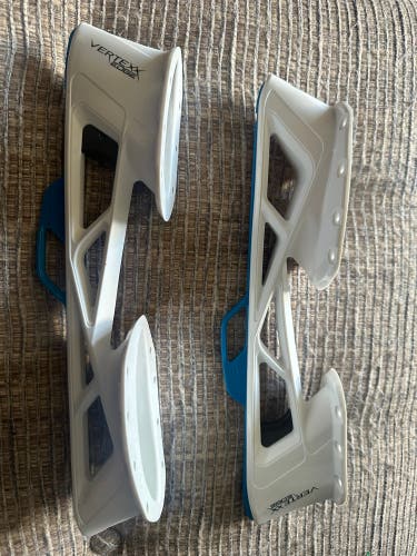 Pair of Bauer Vertexx Holders Size 9 (New)