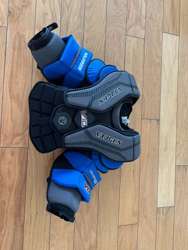 Large Vaughn V10 Goalie Chest Protector (New)