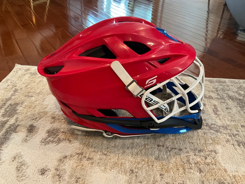 Youth Red Cascade S Helmet (Used) SEND OFFERS PLZ. WILLING TO NEGOTIATE!