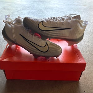 Men's Size M 12.0 (W 13.0) Adult Nike Cleats (New)