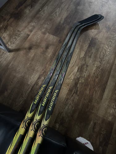 Senior Bauer Proto-R Right Handed Hockey Stick P92 85 Flex Pro Stock (Used)