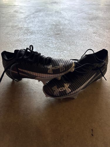 Black Men's Size M 12.0 (W 13.0) Adult Under Armour Molded Cleats Cleats (Used)