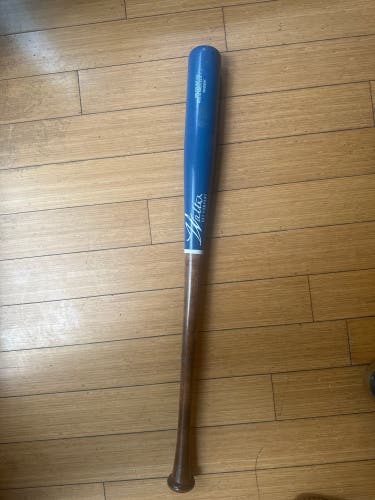 Bat 33.5" (Used)