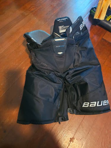 Senior Large Bauer Vapor Flylite Hockey Pants (Used)