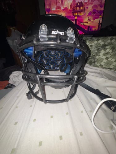 Adult Large Schutt F7 VTD Helmet (Used)