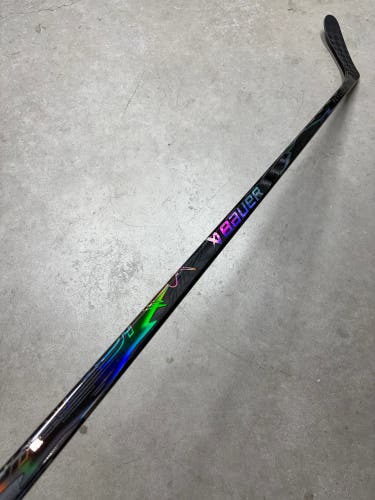 77 Flex P28 Senior Bauer Vapor Flylite Left Hand Hockey Stick (New) OHL Pro Stock