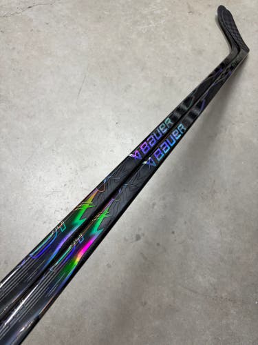 2 PACK 77 Flex P28 Senior Bauer Vapor Flylite Left Hand Hockey Stick (New) OHL Pro Stock