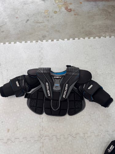 Youth Small / Medium Bauer Prodigy Goalie Chest Protector (Used)