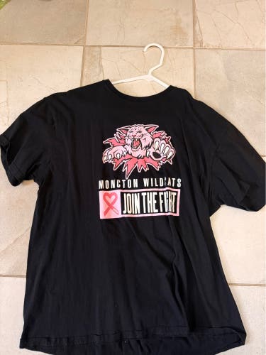 Bardown Moncton Wildcats QMJHL “Join the Fight” Breast Cancer Awareness T-Shirt – Size AXL
