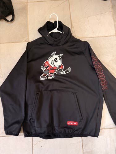 CCM Niagara Ice Dogs OHL Player-Issued Training Pullover – Size XL