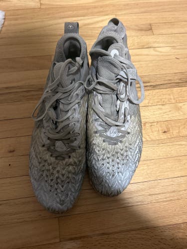 Men's Size M 10.5 (W 11.5) Adult Under Armour Spotlight Mid Top (Used)