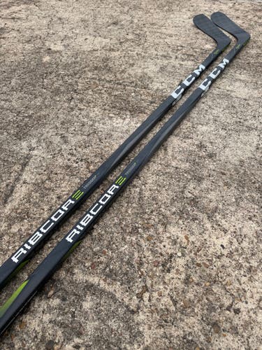 2 PACK CCM Ribcore Trigger 2 Pro Stock Hockey Stick 95 Flex Left P90 2118