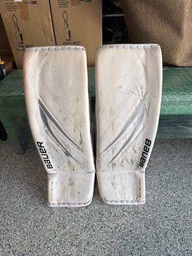 Large 2024 Bauer Vapor Hyperlite 2 Goalie Leg Pads (Used)