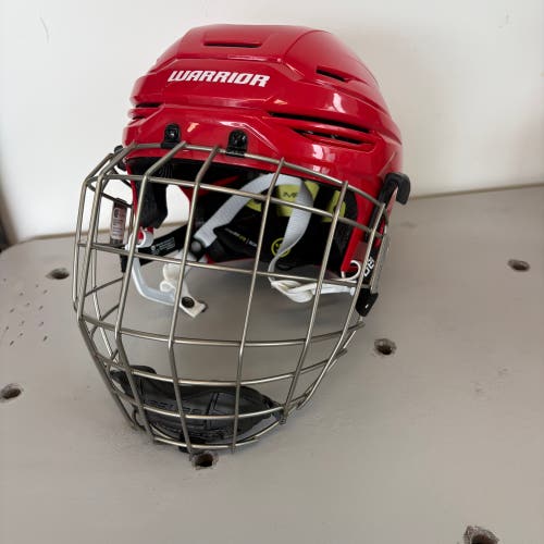 New Medium Warrior Alpha One Pro Helmet Combo with Bauer Profile III cage