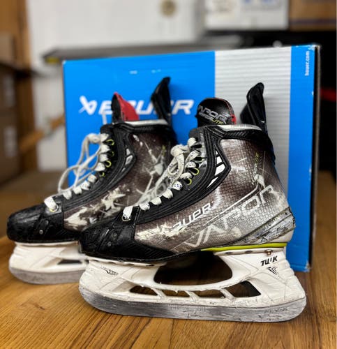 Bauer Vapor Hyperlite Hockey Skates w/ FlyX Steel - Senior 5 / Regular Width (Good Condition)